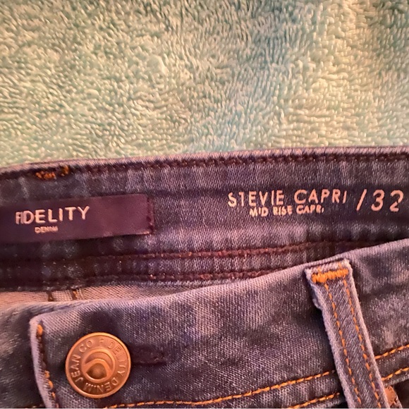 Fidelity Denim Stevie capri, size 32. NWOT. - Picture 4 of 6